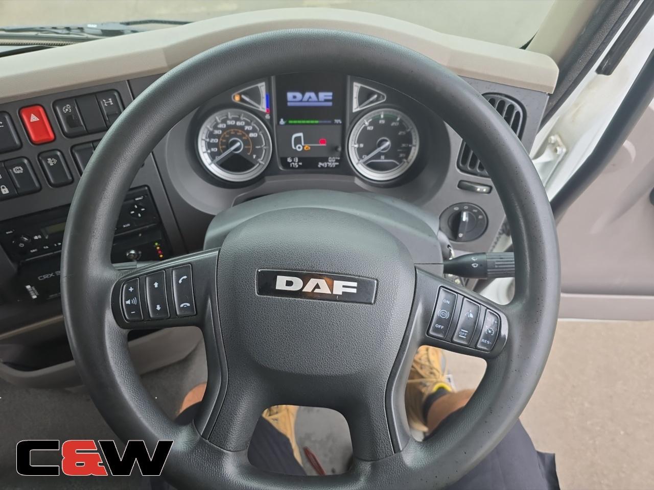 Vehicle image 32
